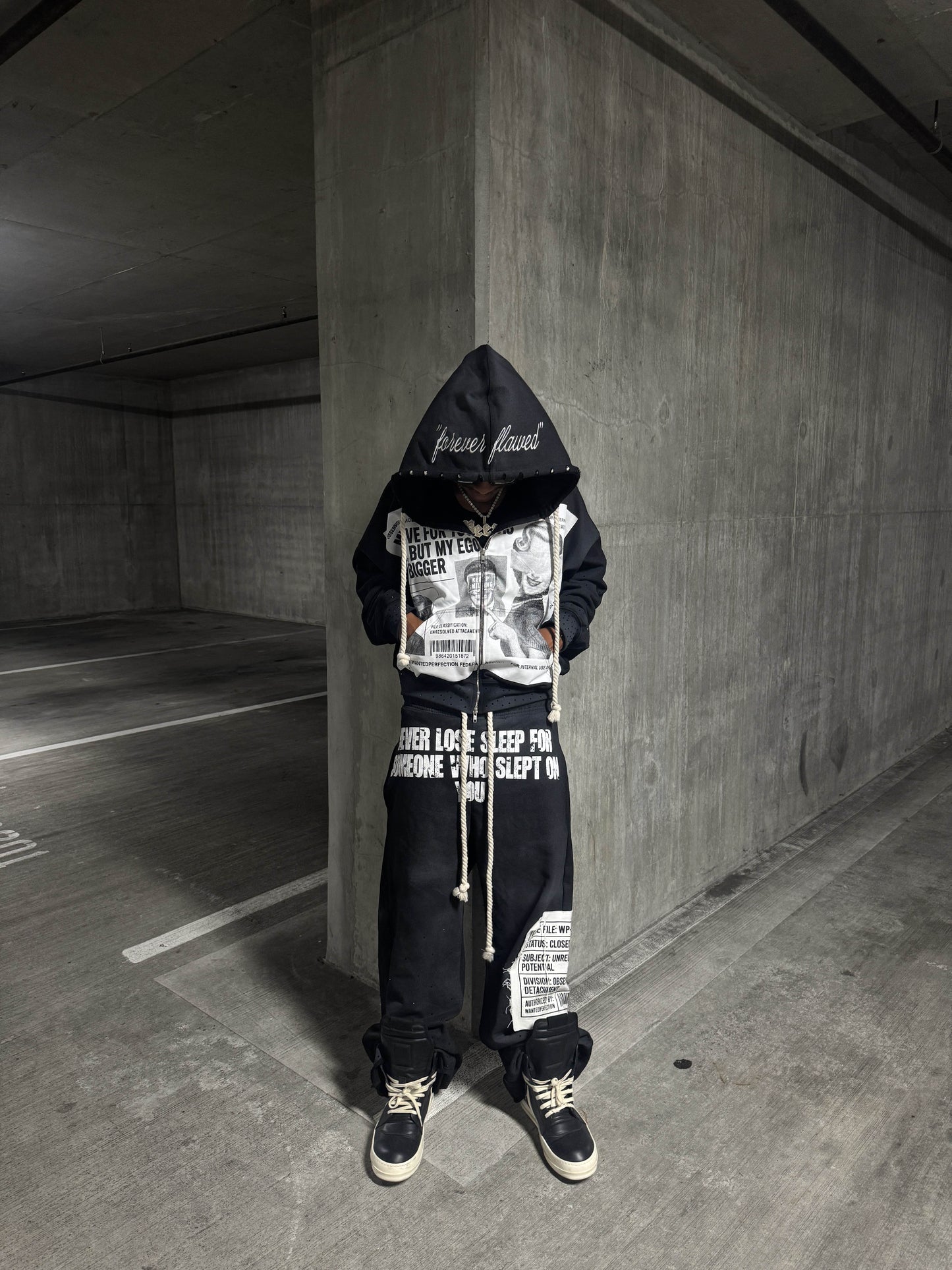 FOREVER FLAWED SWEATSUIT